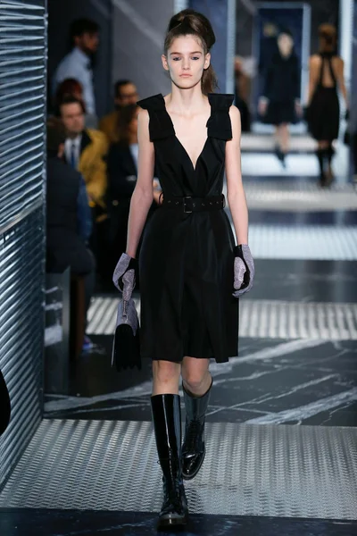 Look 44